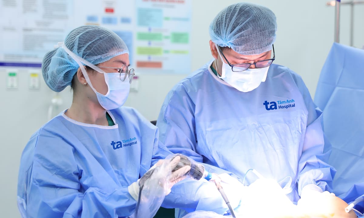Khi nào nên phẫu thuật điều trị tăng tiết mồ hôi?