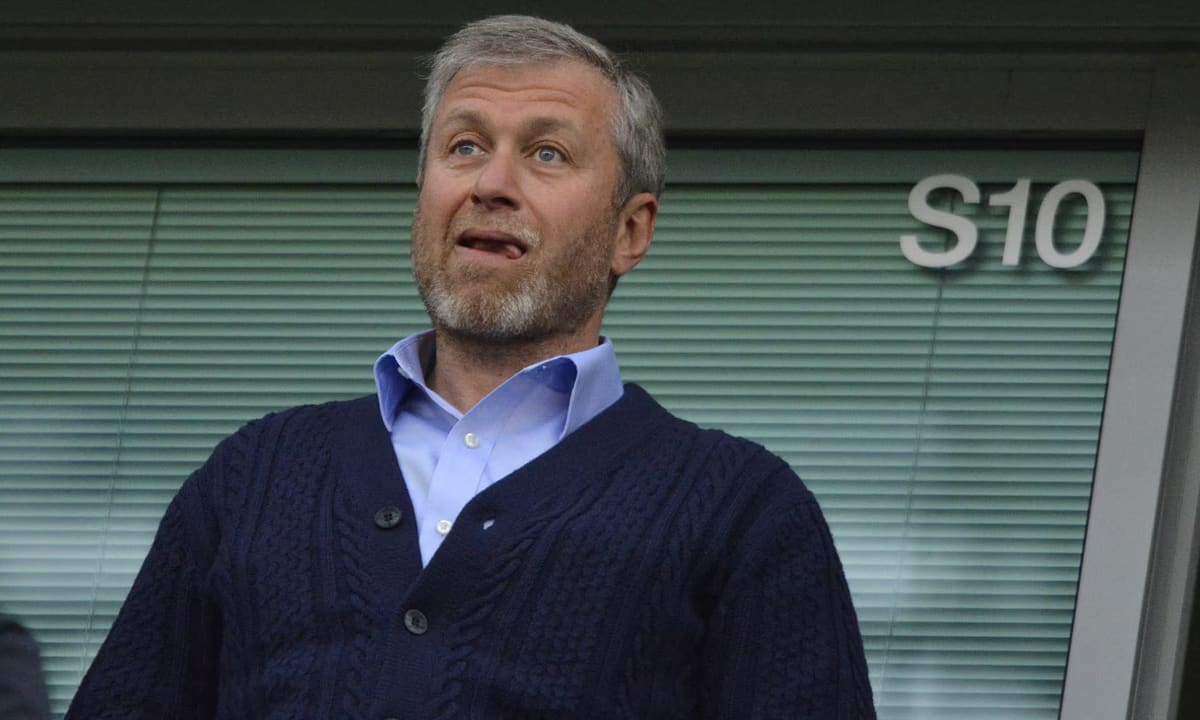 Chelsea thoát hiểm vụ 74 sai phạm thời Abramovich