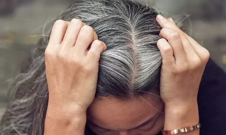 Vì sao chưa già mà tóc đã bạc?