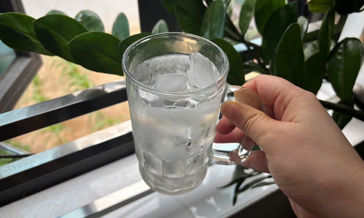 7 việc nên làm nếu mắt thường xuyên khô, cộm