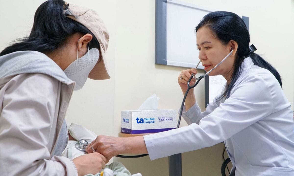 Hai tháng nuôi sống bé sinh non suy hô hấp