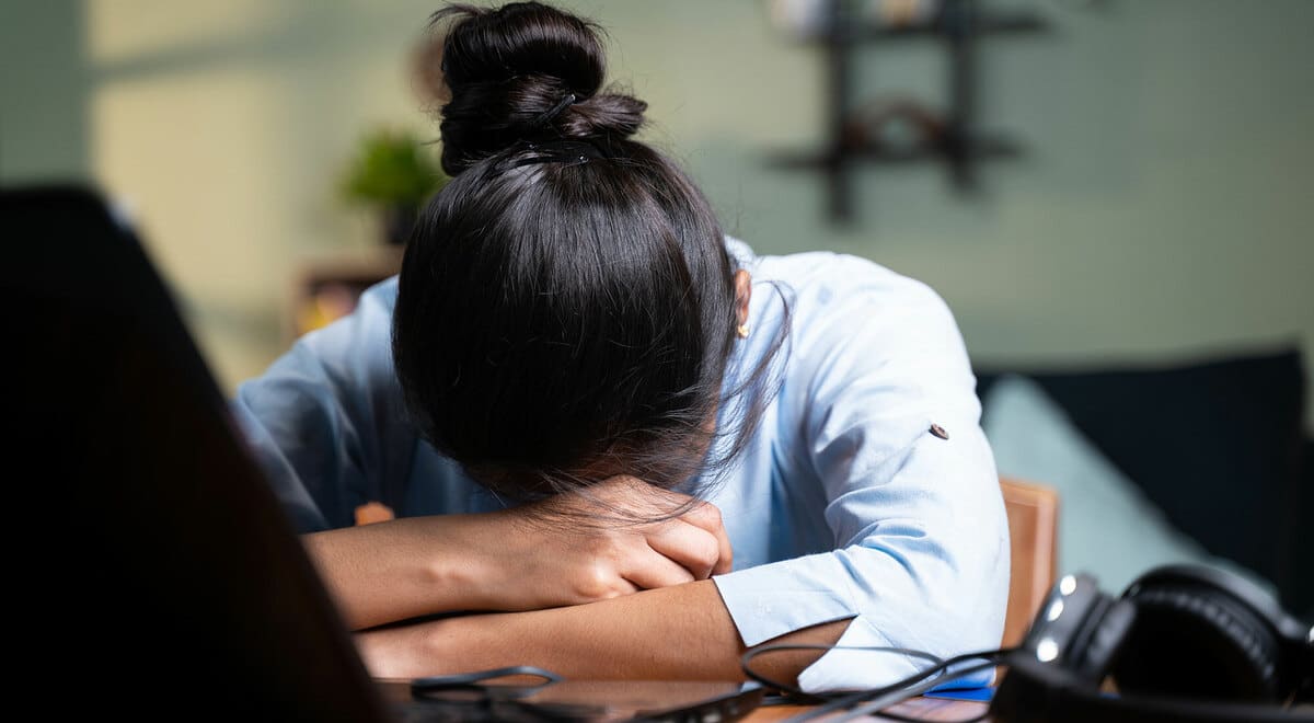 Nỗi cô đơn của những người vợ 'siêu nhân'