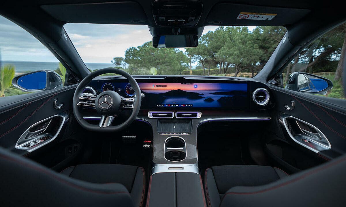 Mercedes thừa nhận đã 'đi quá xa' khi loại bỏ nút bấm vật lý