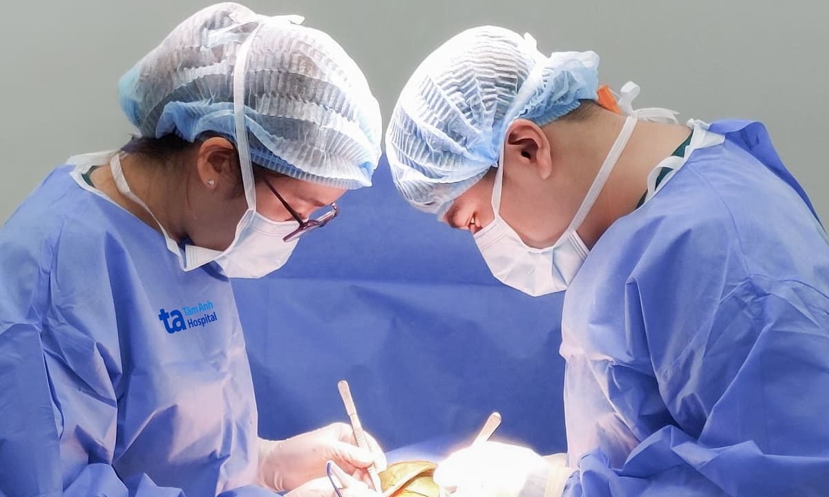 U mạch máu chèn ép dây thần kinh đầu gối