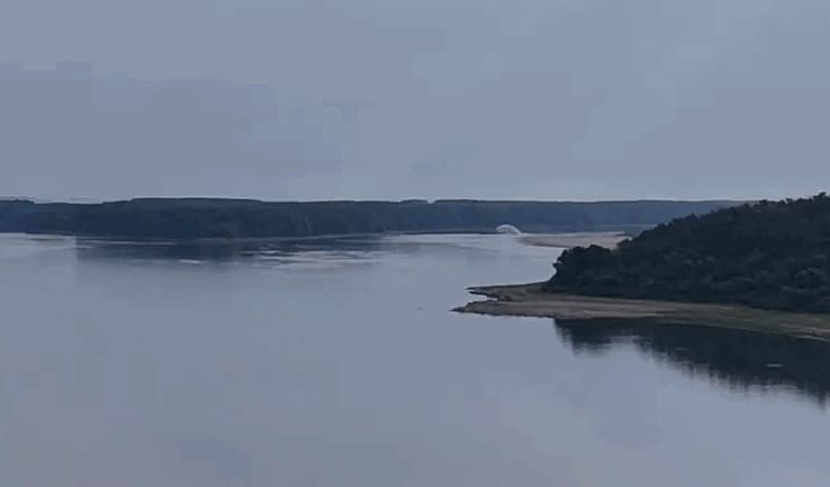 Romania nổ mìn để cứu nhà máy điện hạt nhân