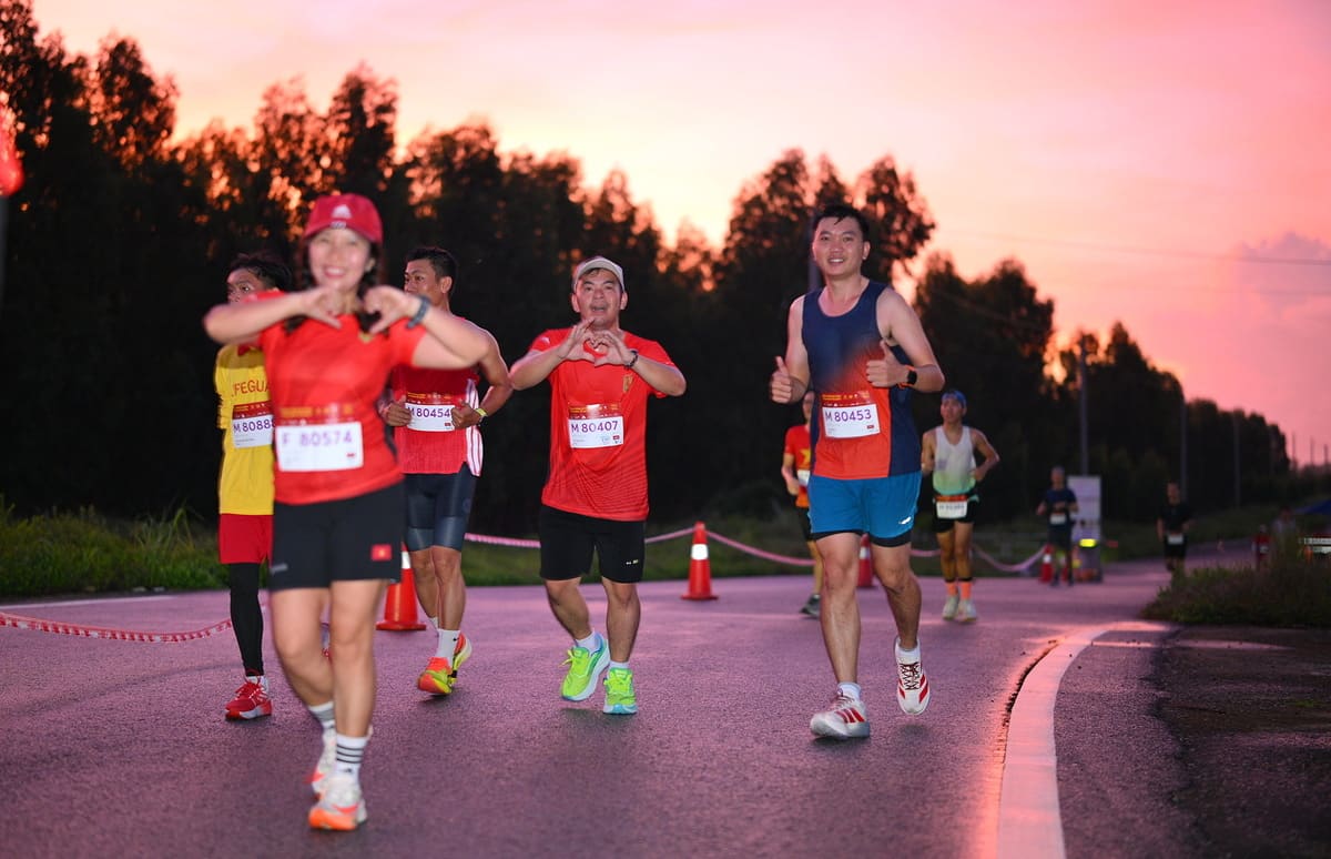Bình minh Phan Thiết qua bước chạy runner giải chạy ngành Công an