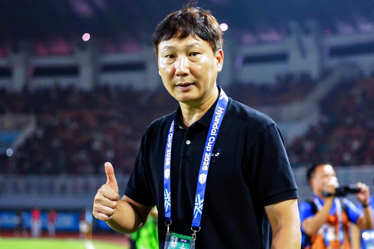 HLV Kim Sang-sik: 'Tuyển Việt Nam đã tươi sáng hơn'
