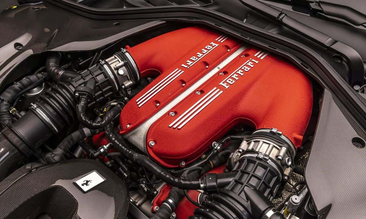 Ferrari đặt cược vào nhiên liệu sinh học để giữ động cơ xăng