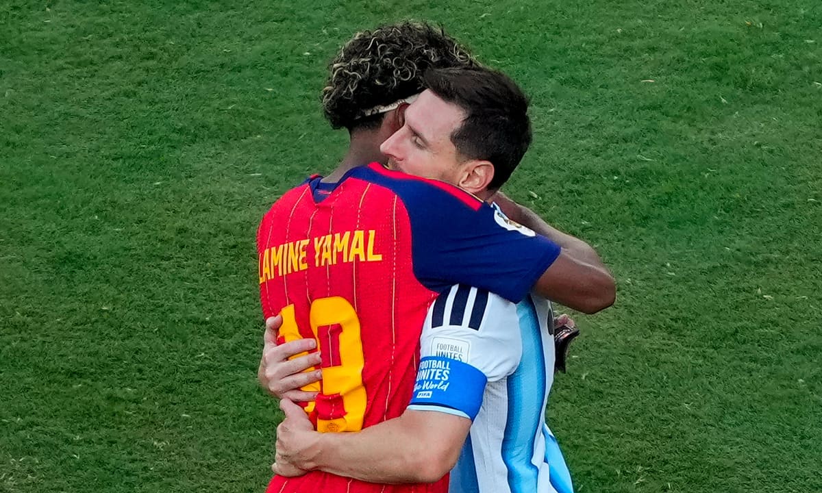 Messi góp tiền khắc phục thảm họa cháy rừng ở Tây Ban Nha
