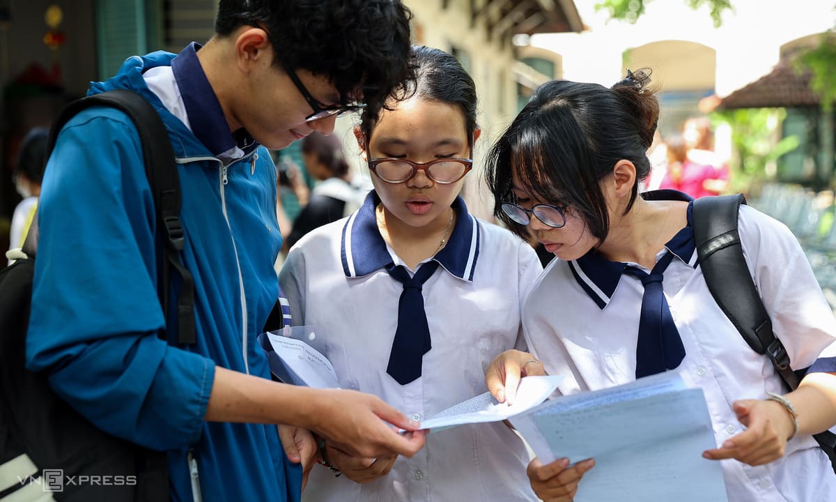 Yêu cầu Bộ Giáo dục rà soát học phí đại học