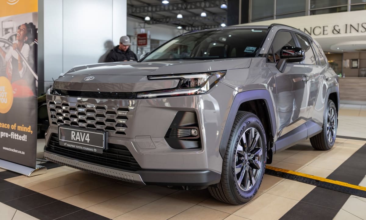Toyota nâng tầm RAV4, tránh cạnh tranh xe Trung Quốc