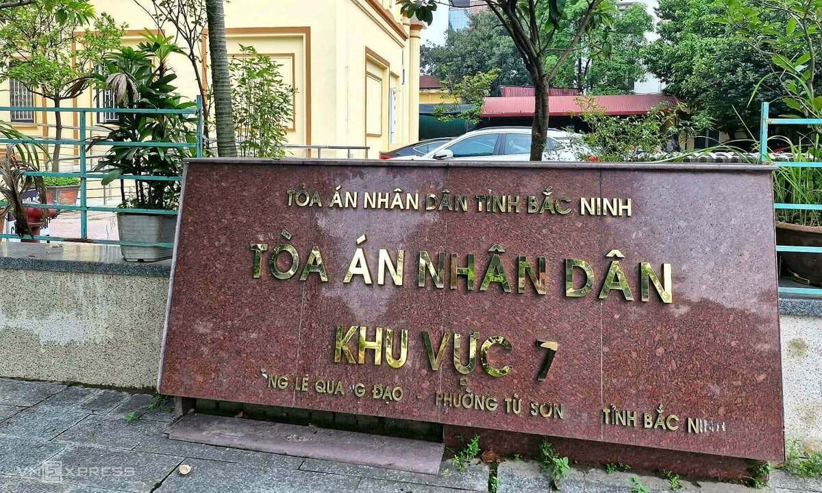 Cha kiện con trai đòi lại đất sau 35 năm giao cho ở riêng