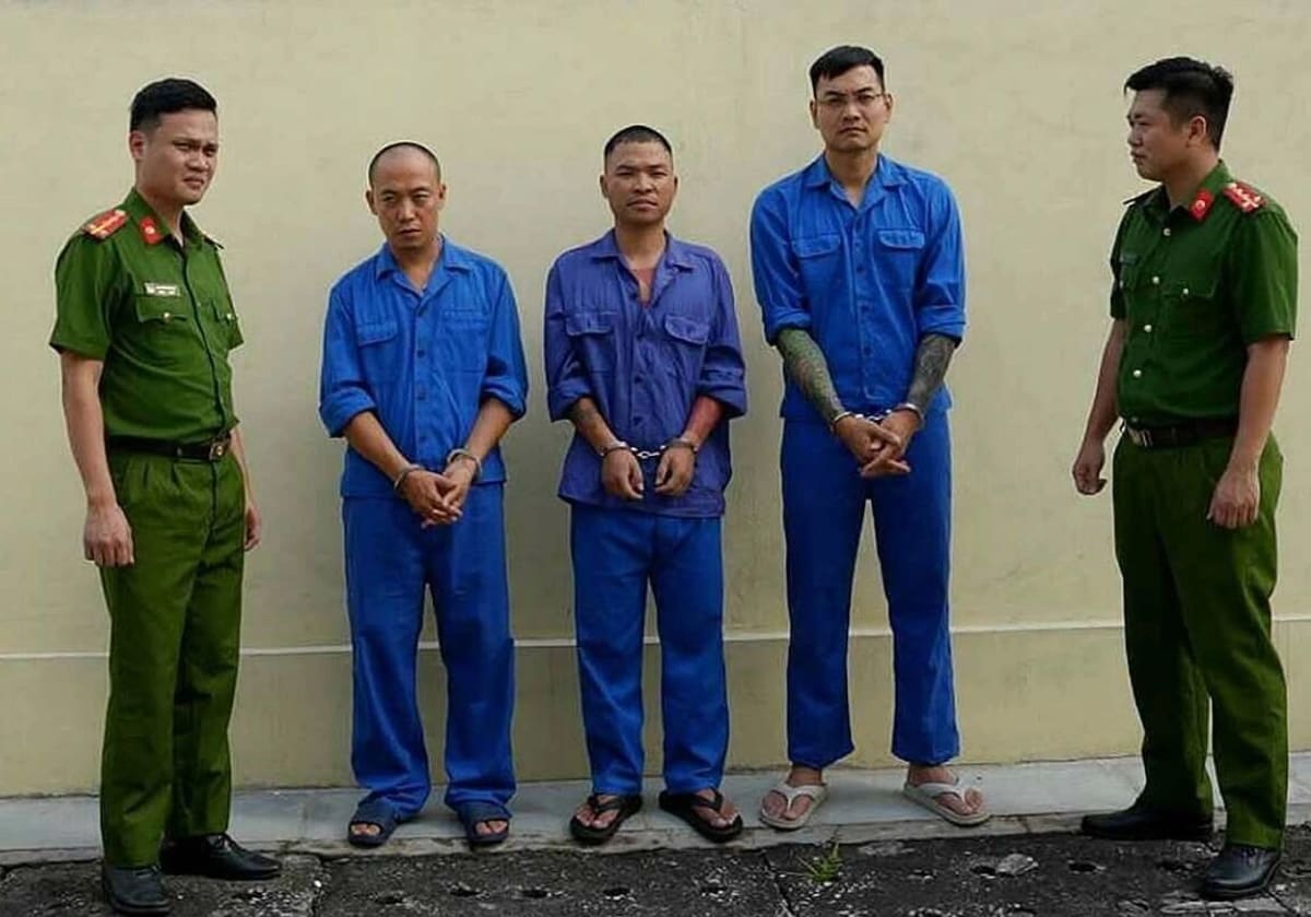 Vòng xoáy pháp lý cuốn trôi những giang hồ mạng thích livestream 'đấu tố'