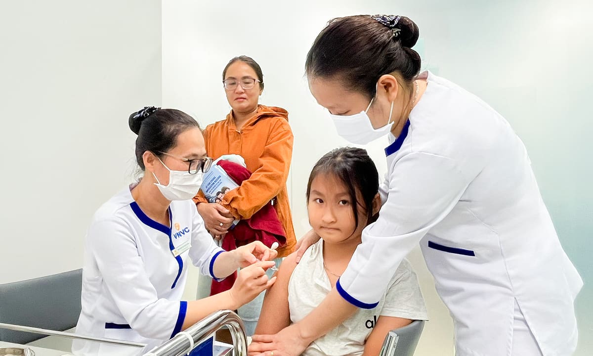 Mẹ chồng khuyên con dâu dự phòng HPV