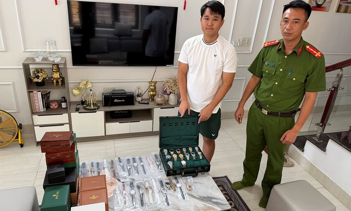 Người bán 56 đồng hồ giả bị khởi tố