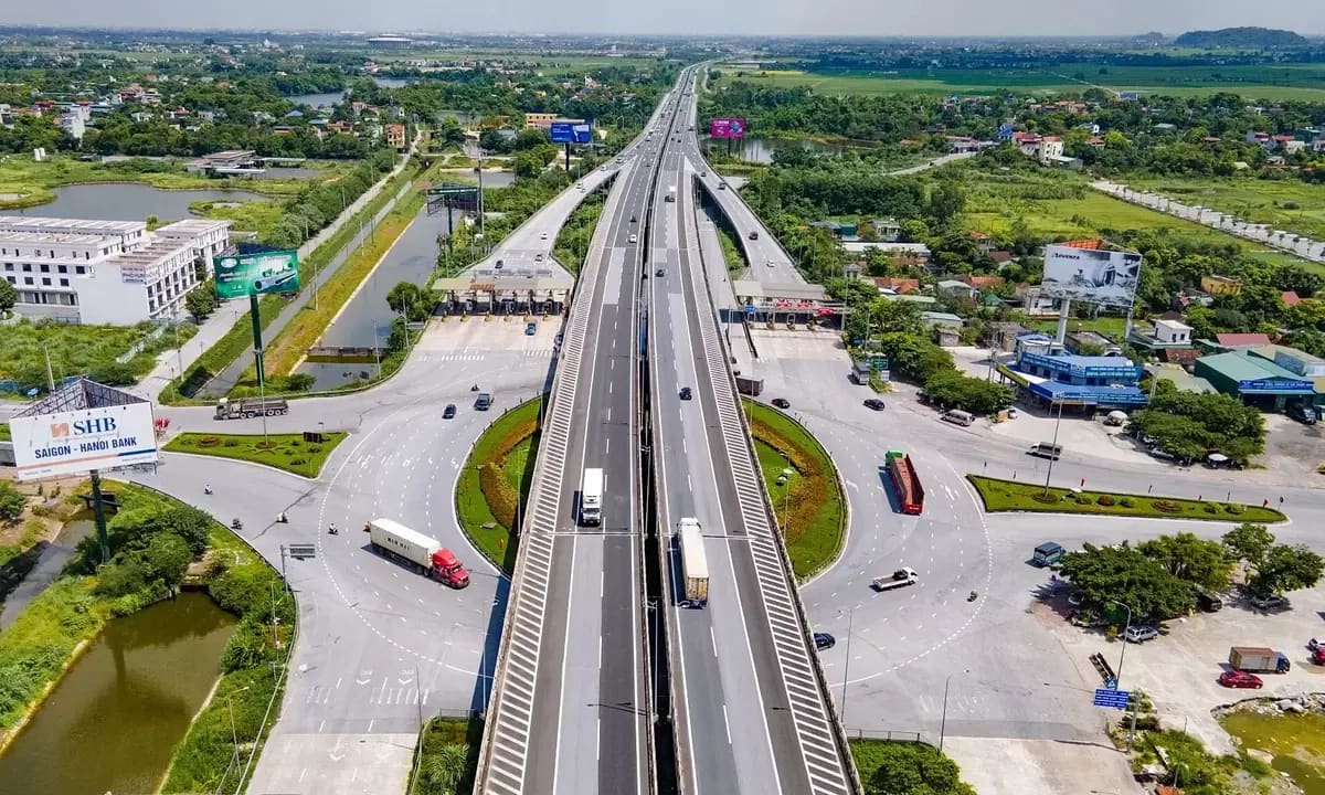 Đề xuất thí điểm làn trái chỉ để vượt trên hai cao tốc phía Bắc