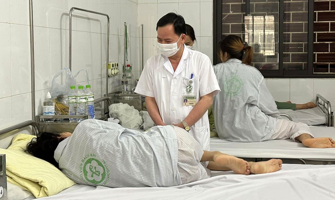 Nữ sinh rối loạn tâm thần bởi áp lực học tập