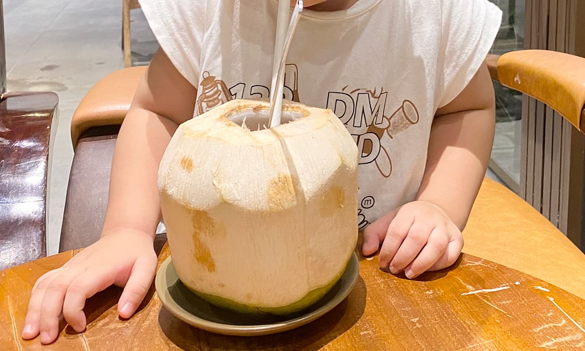 Điều gì xảy ra với thận khi uống nước dừa thường xuyên?