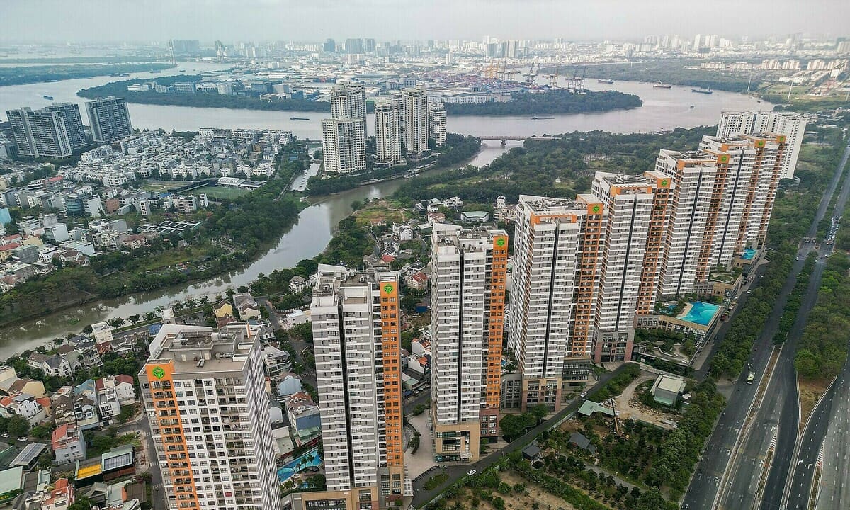 'Dòng tiền đầu tư bất động sản dịch chuyển sang gửi tiết kiệm'